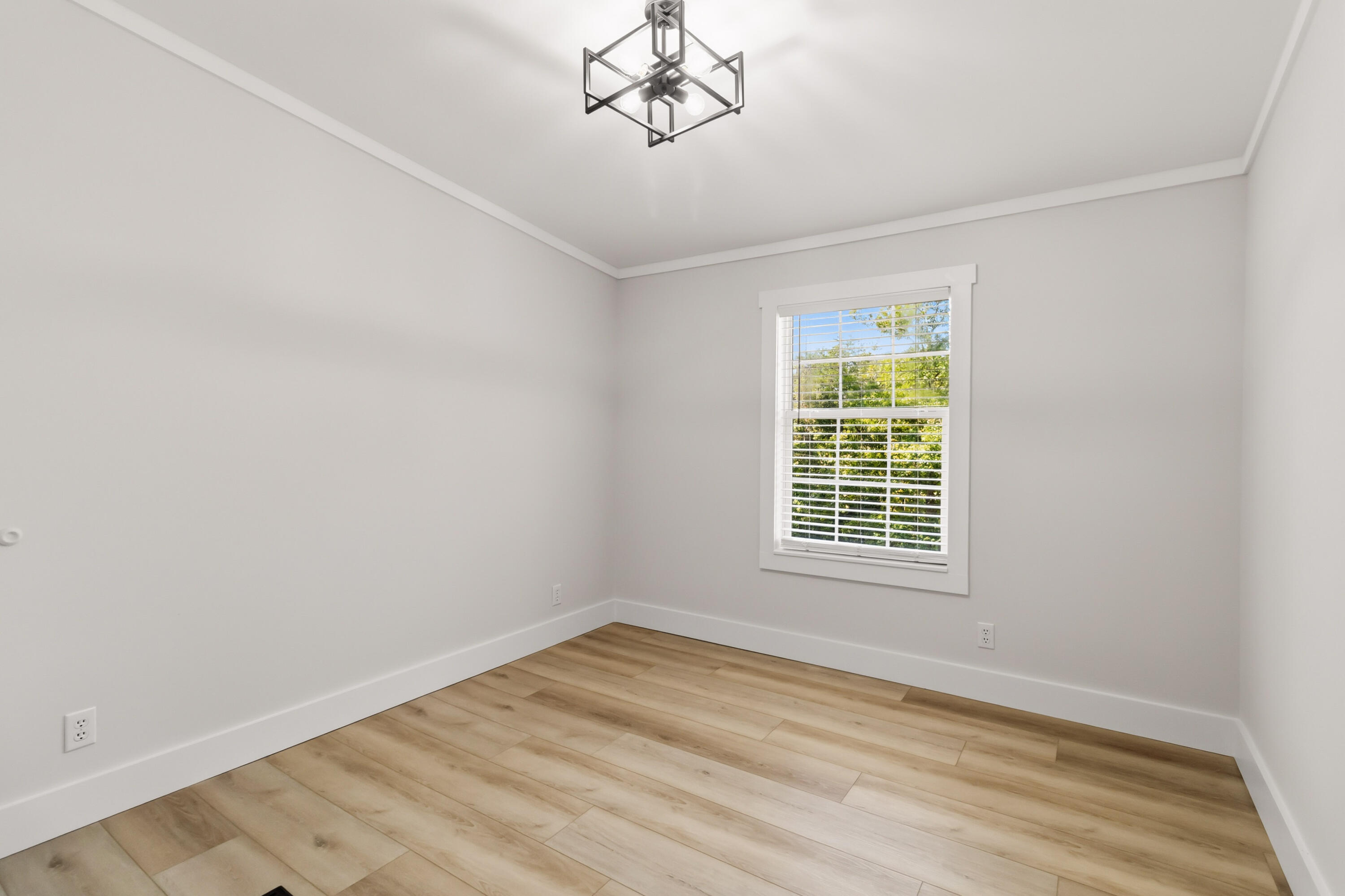 144 R.L Colyer Road