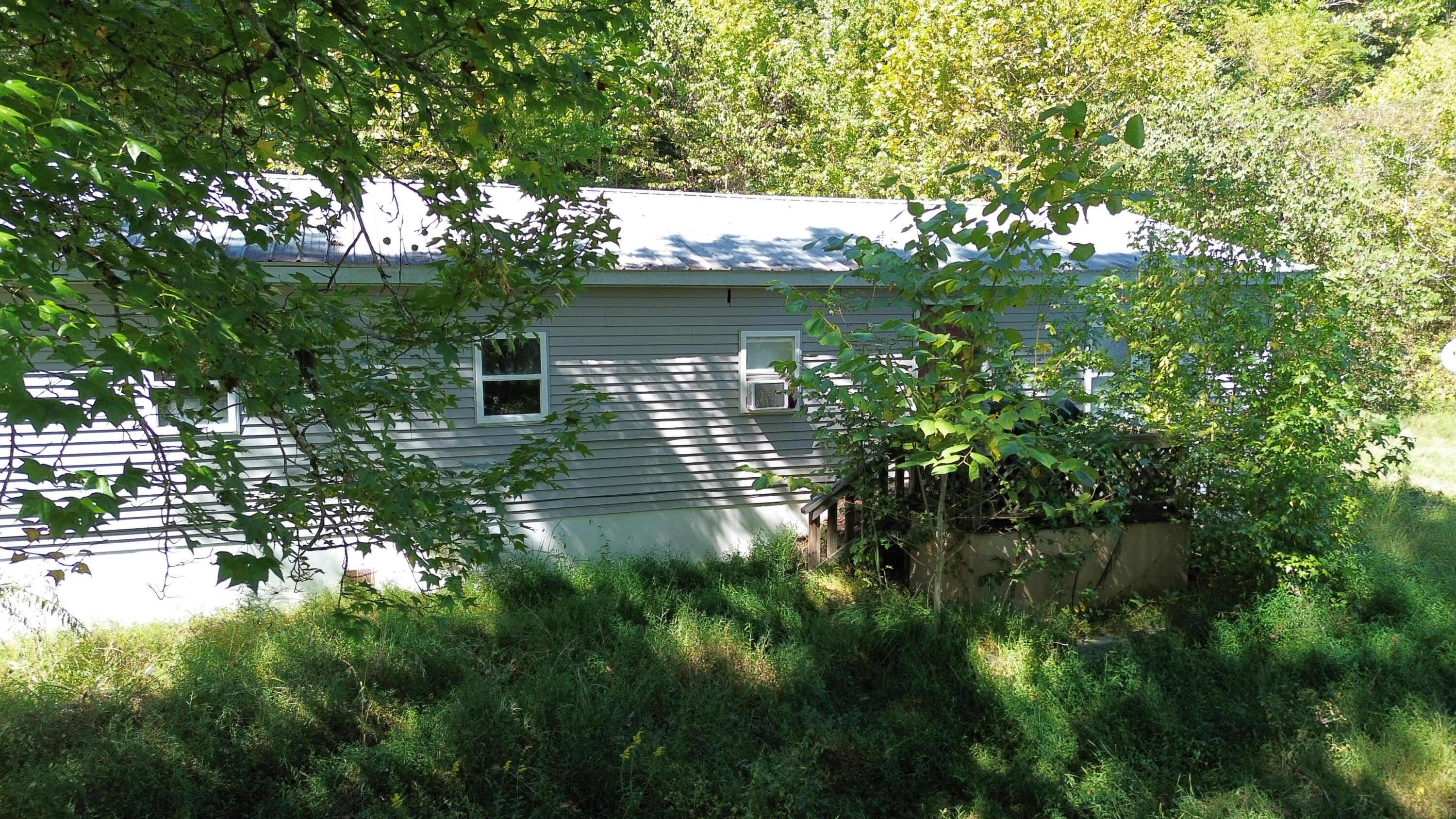 2001 2001 Crocus Creek Rd Road
