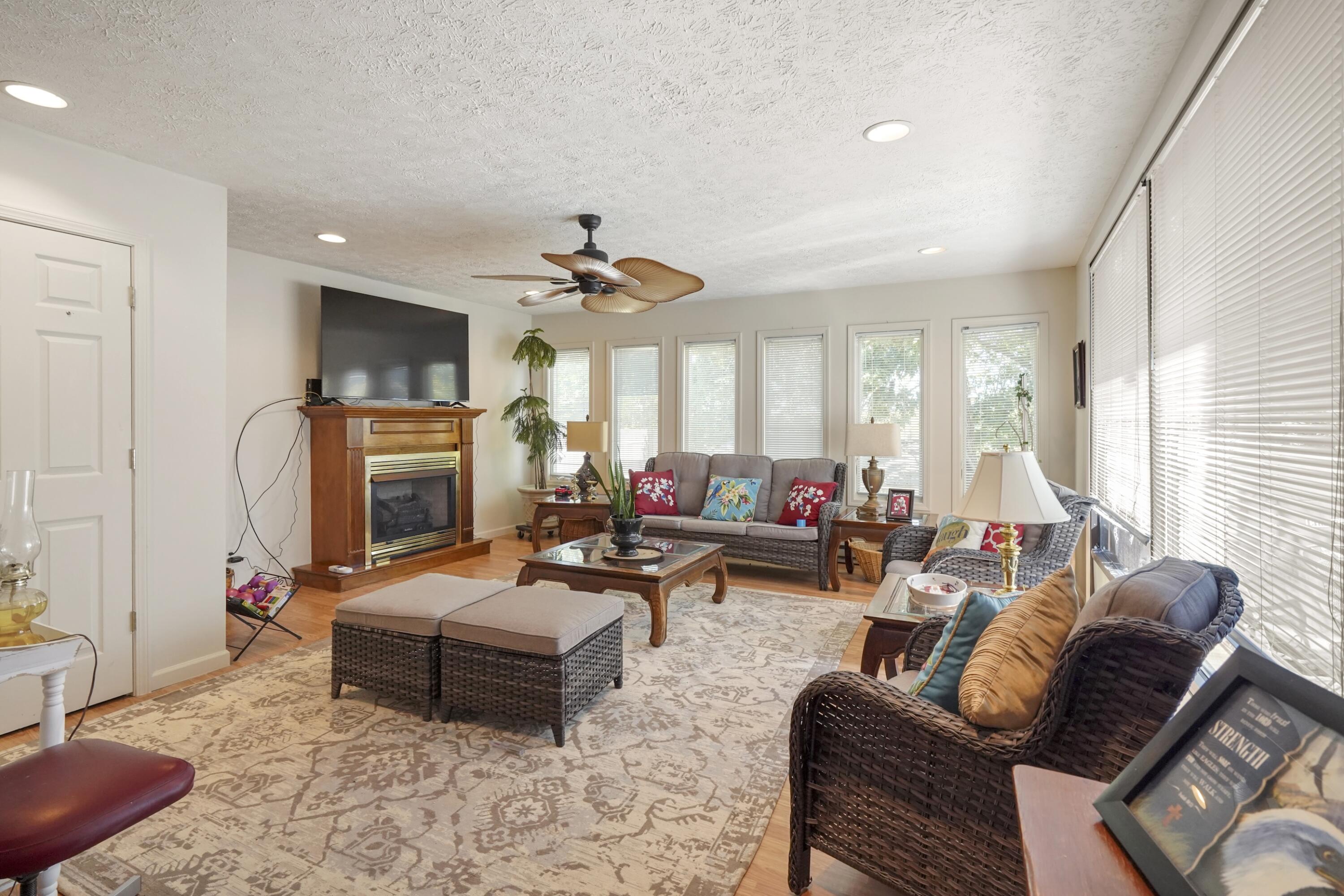 194 Cumberland Drive