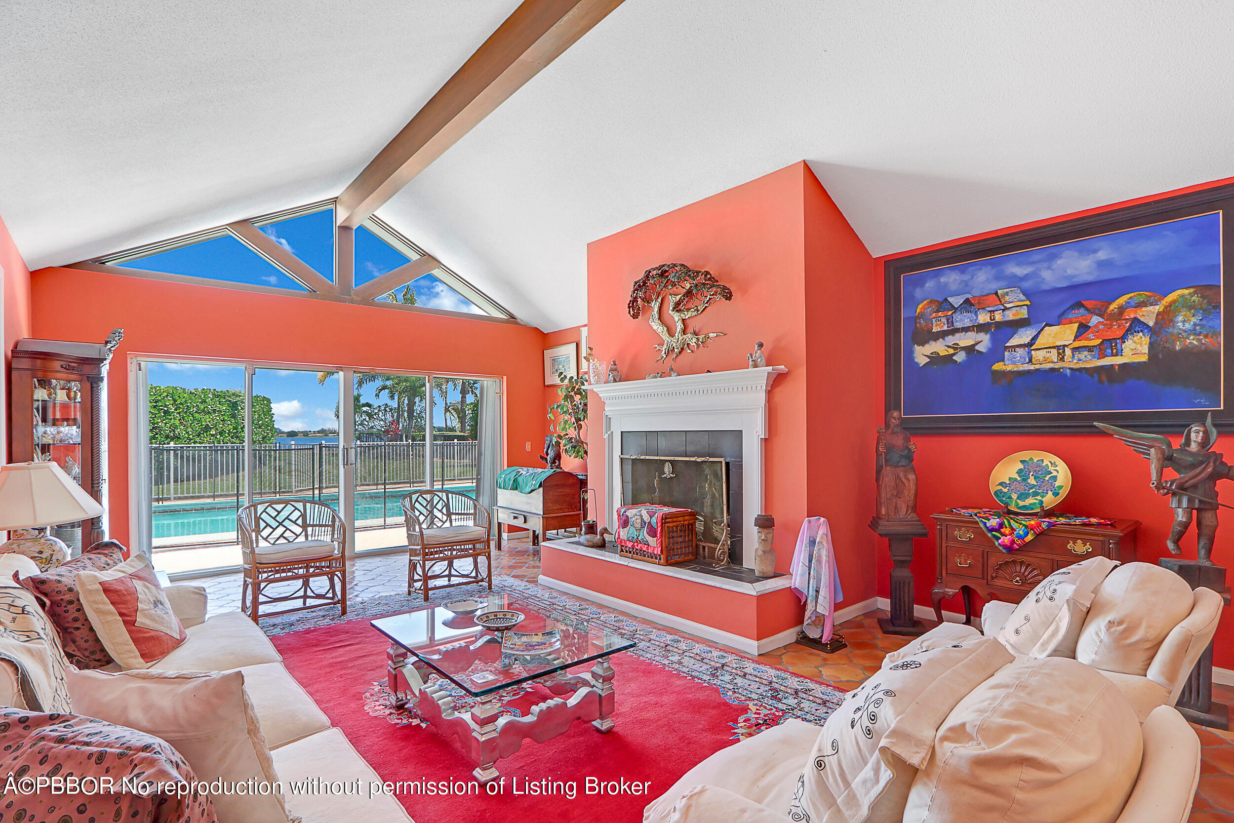8 Interlachen Circle