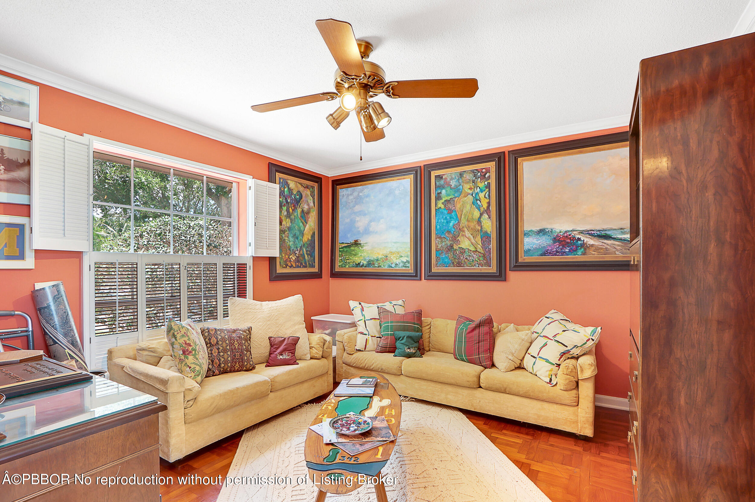 8 Interlachen Circle