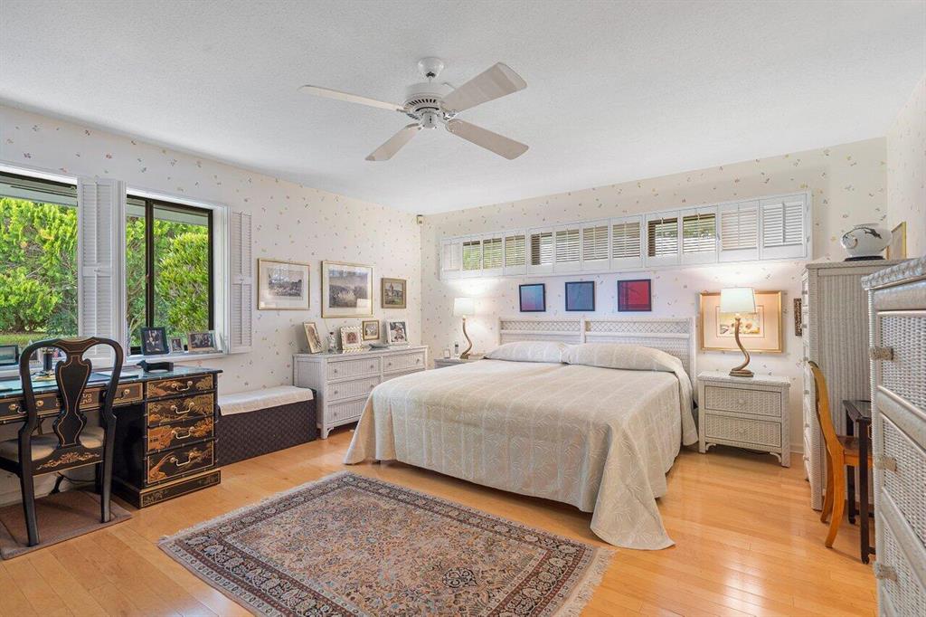 3595 Royal Tern Circle