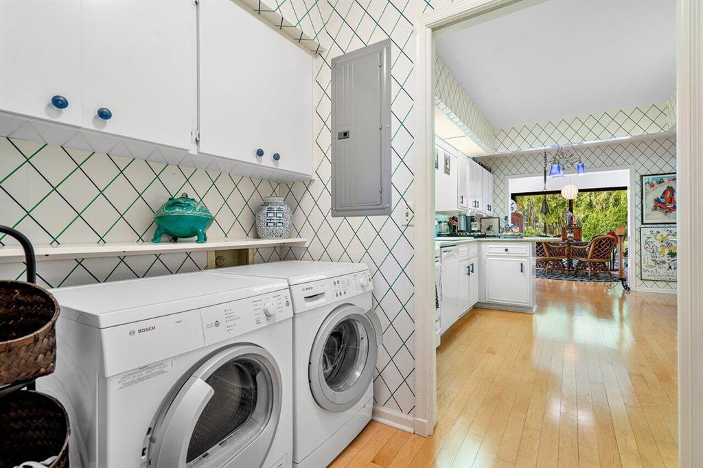 3595 Royal Tern Circle