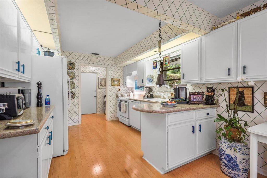 3595 Royal Tern Circle