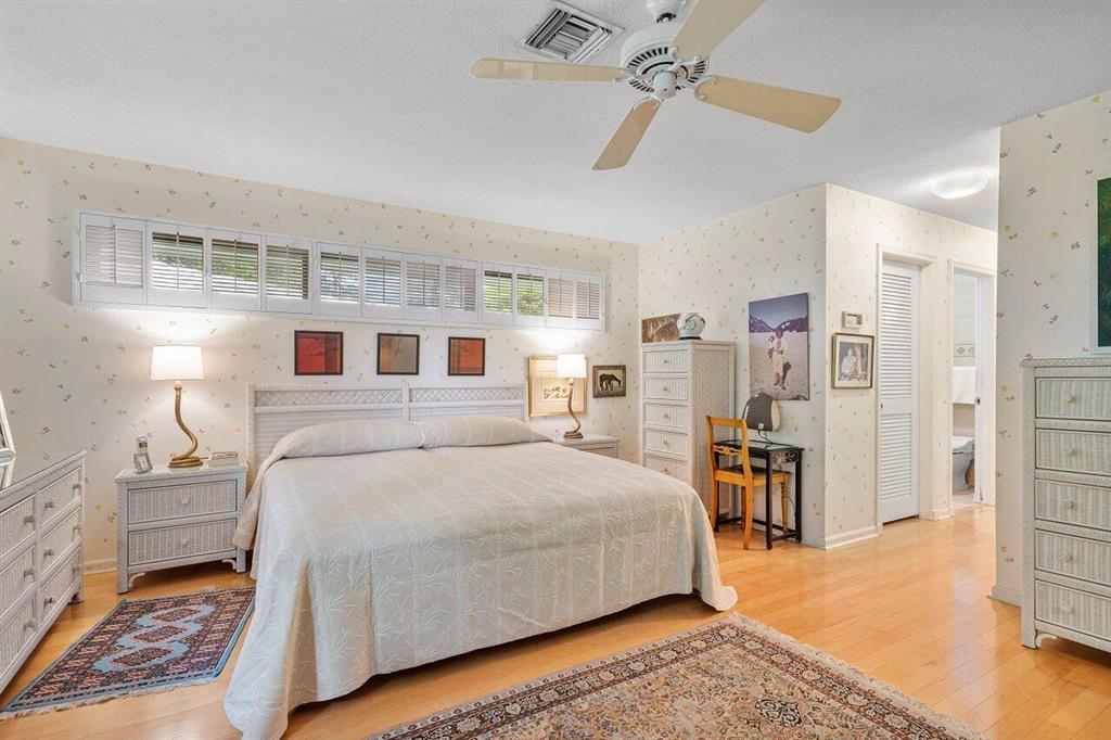 3595 Royal Tern Circle