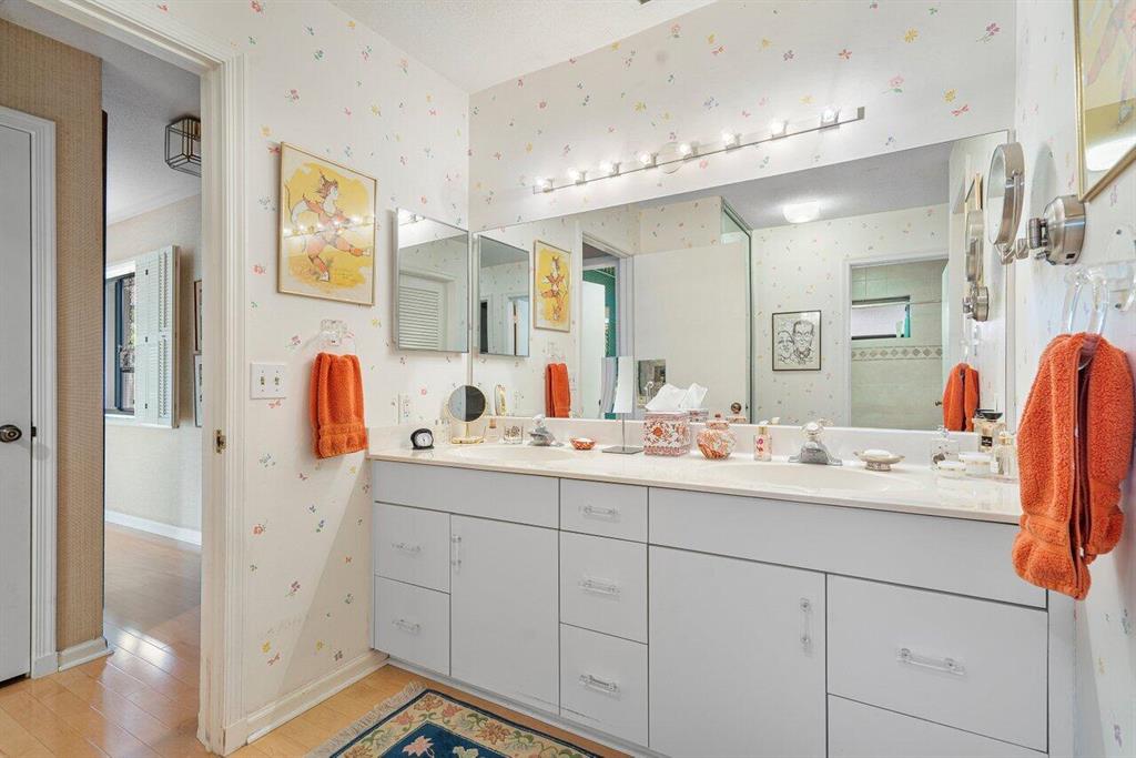 3595 Royal Tern Circle