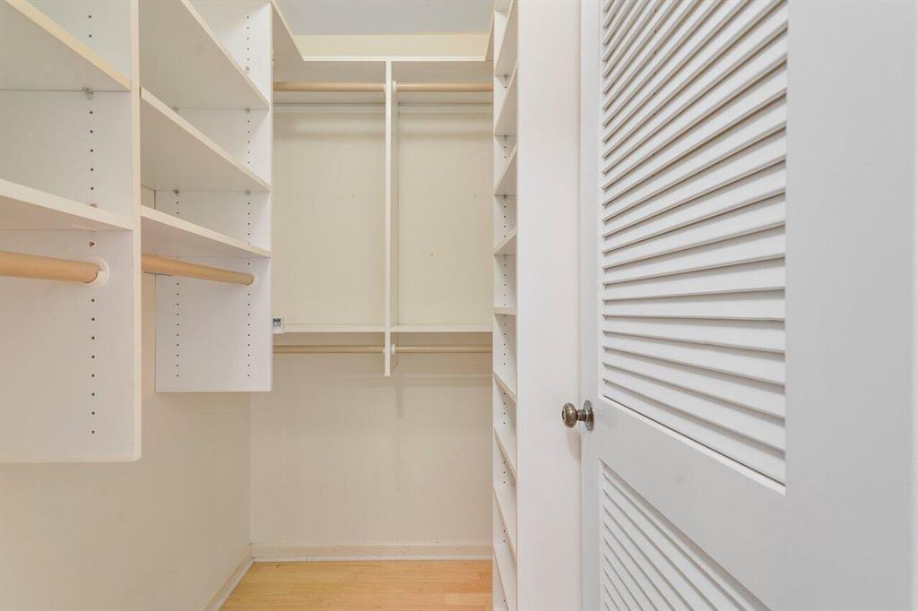 3595 Royal Tern Circle