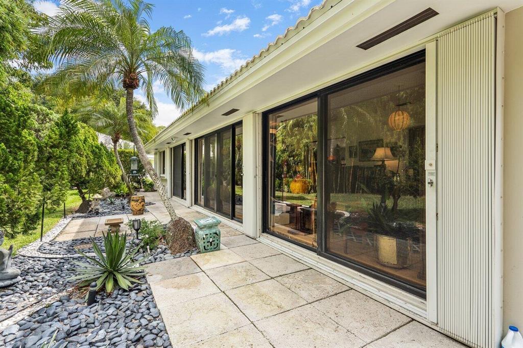 3595 Royal Tern Circle
