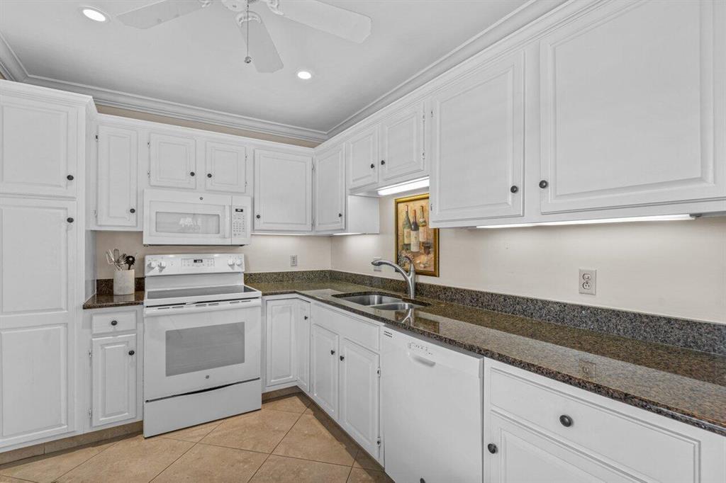 4595 Kittiwake Court