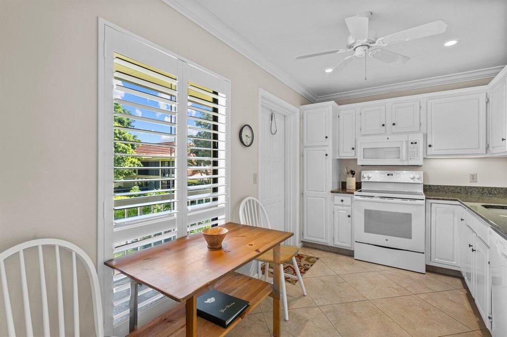 4595 Kittiwake Court
