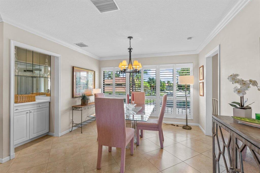 4595 Kittiwake Court