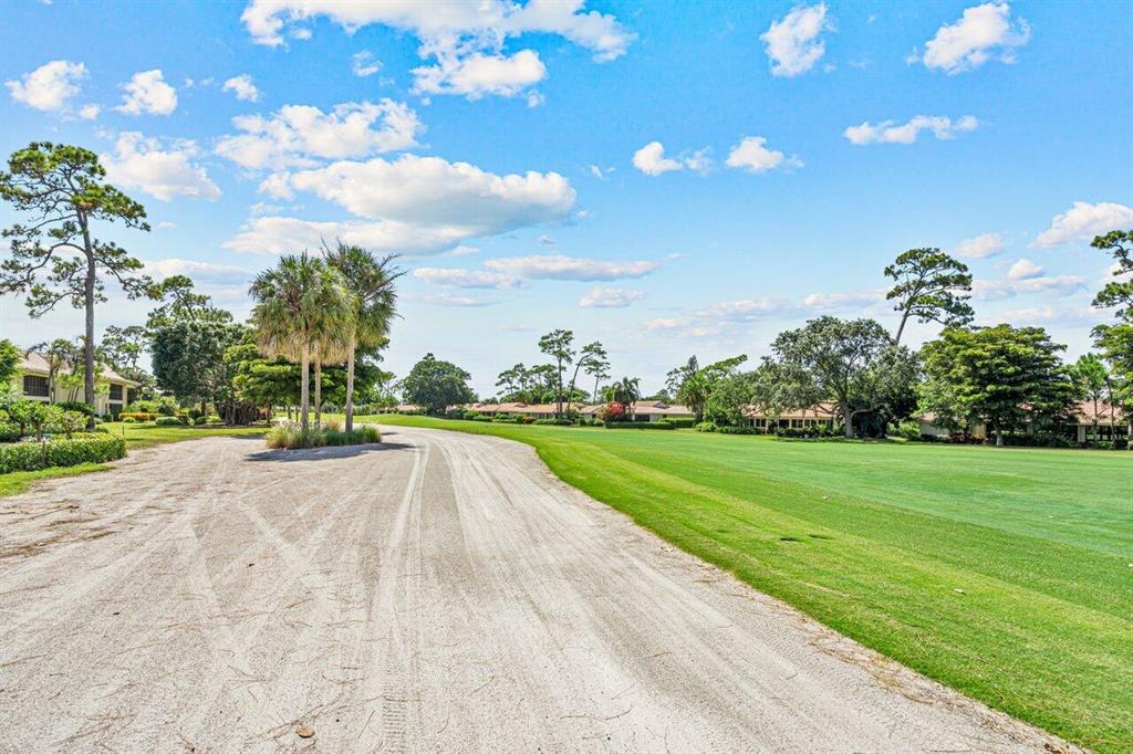 4595 Kittiwake Court