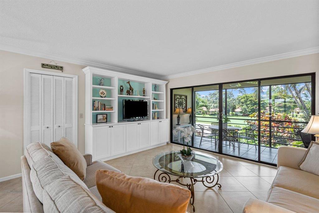 4595 Kittiwake Court