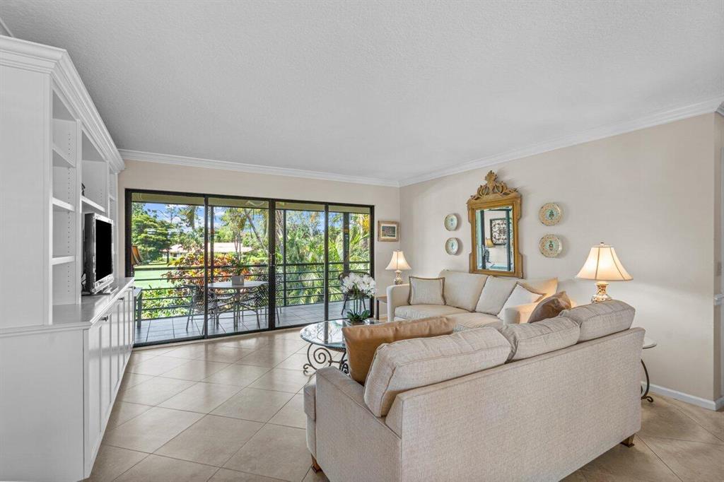 4595 Kittiwake Court
