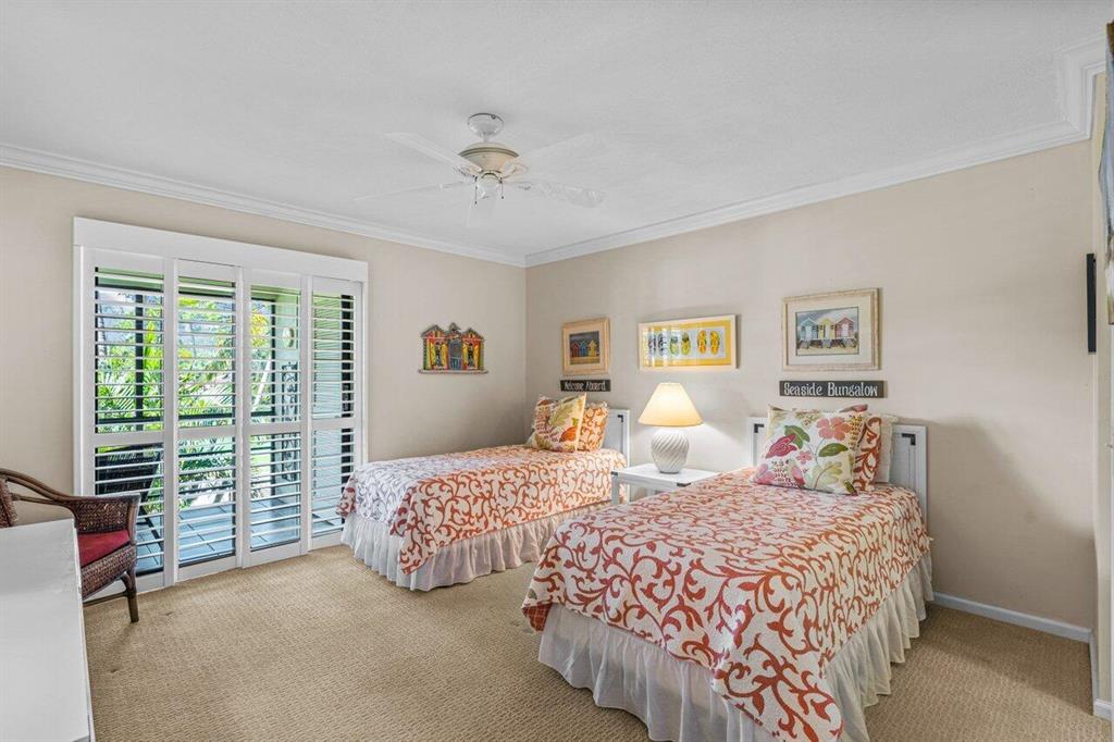 4595 Kittiwake Court