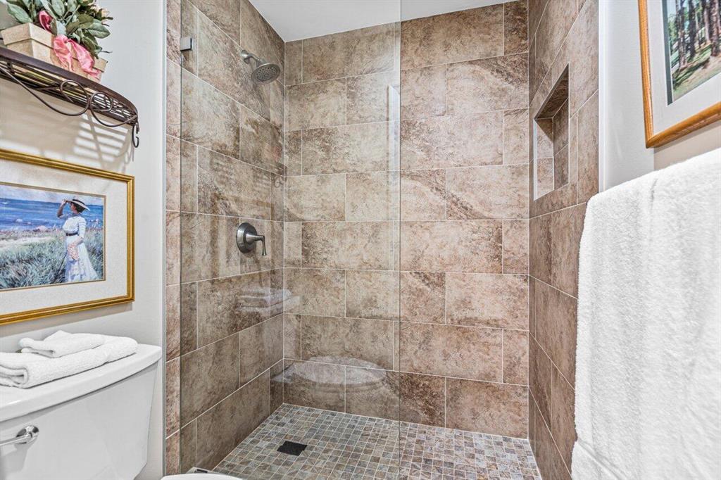 4595 Kittiwake Court