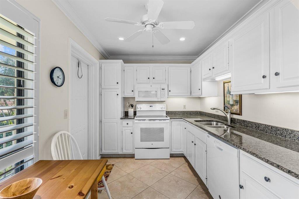 4595 Kittiwake Court