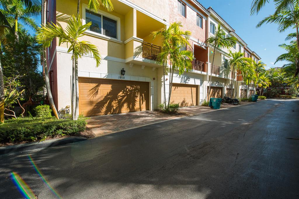 1910 Coastal Bay Boulevard