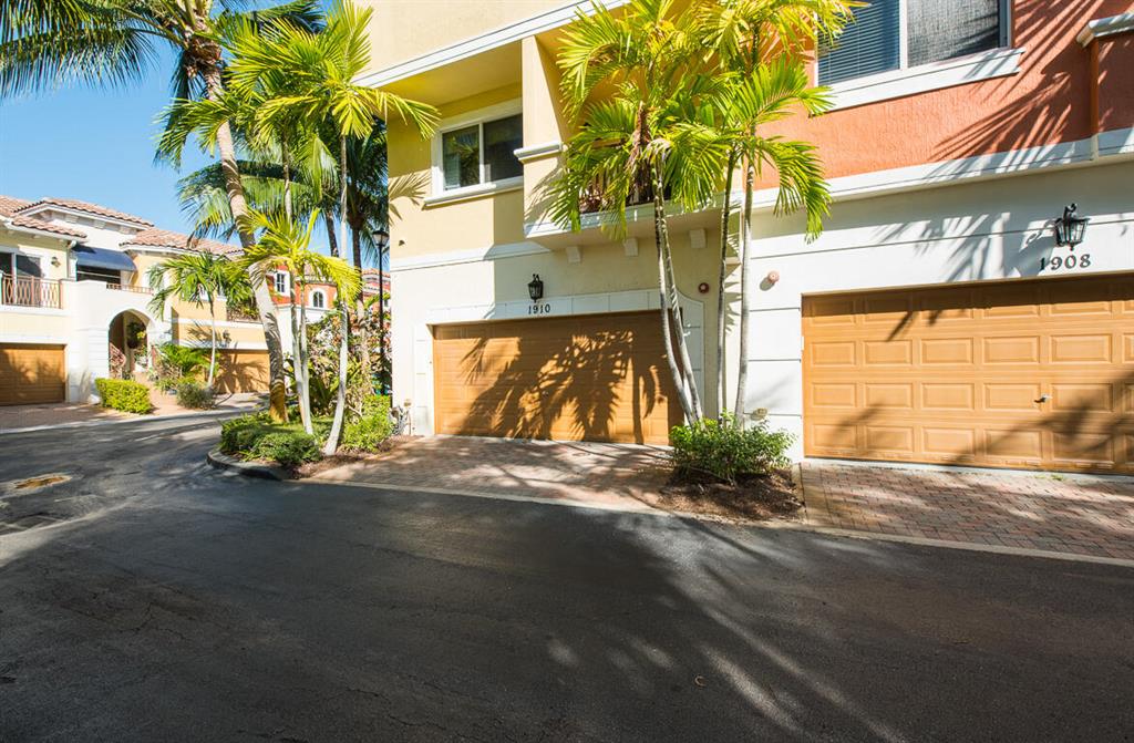 1910 Coastal Bay Boulevard