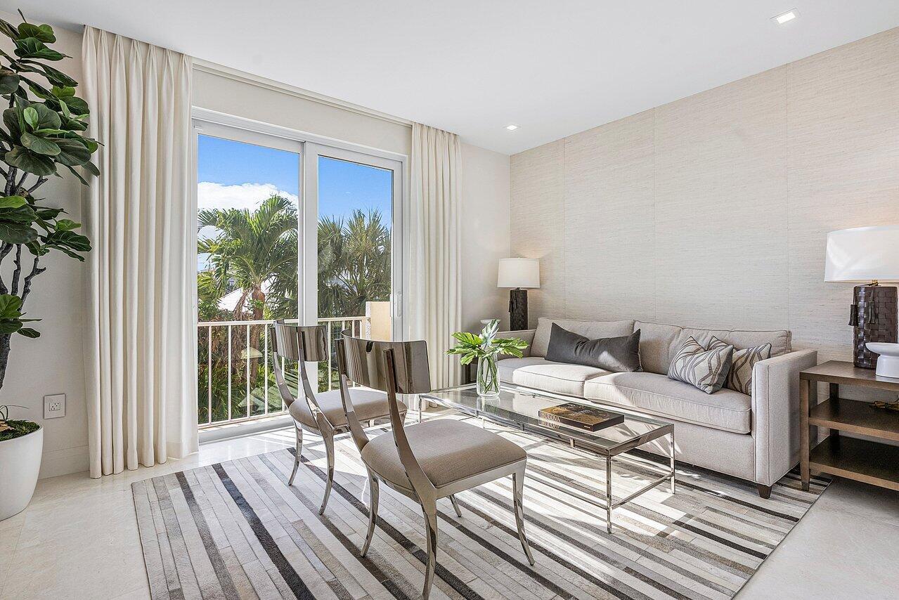127 Peruvian Avenue Unit: 301
