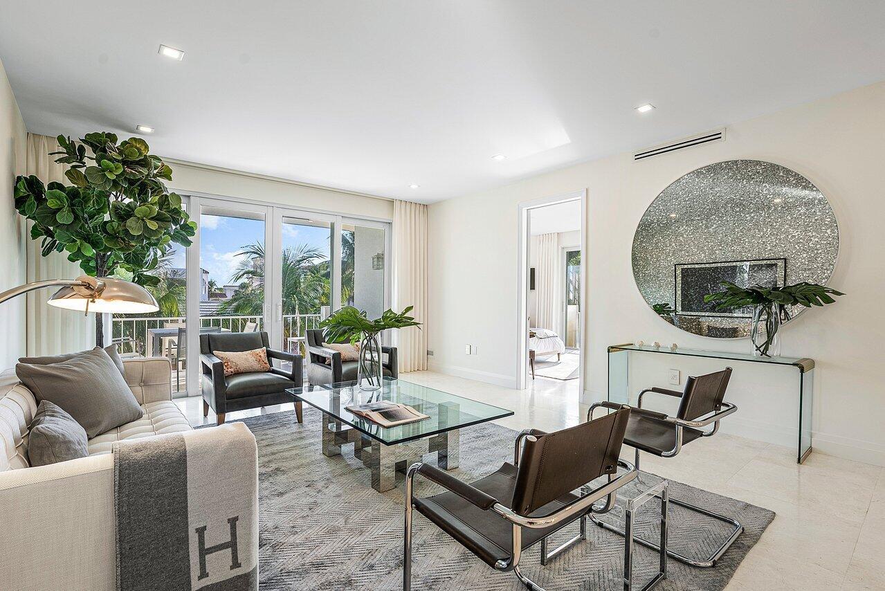 127 Peruvian Avenue Unit: 301