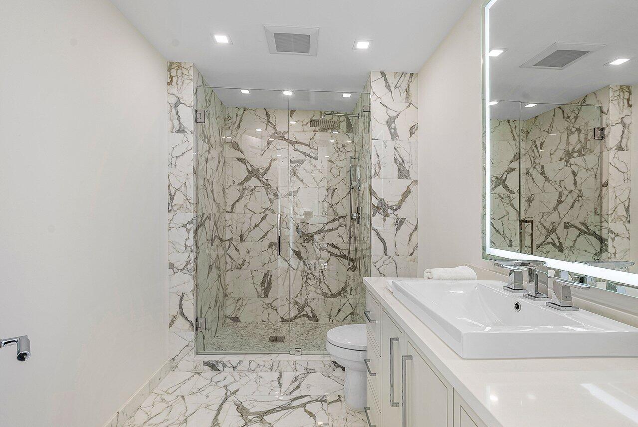 127 Peruvian Avenue Unit: 301
