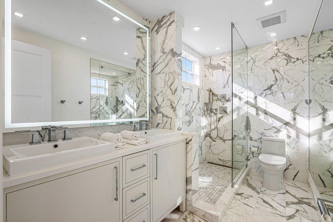 127 Peruvian Avenue Unit: 301