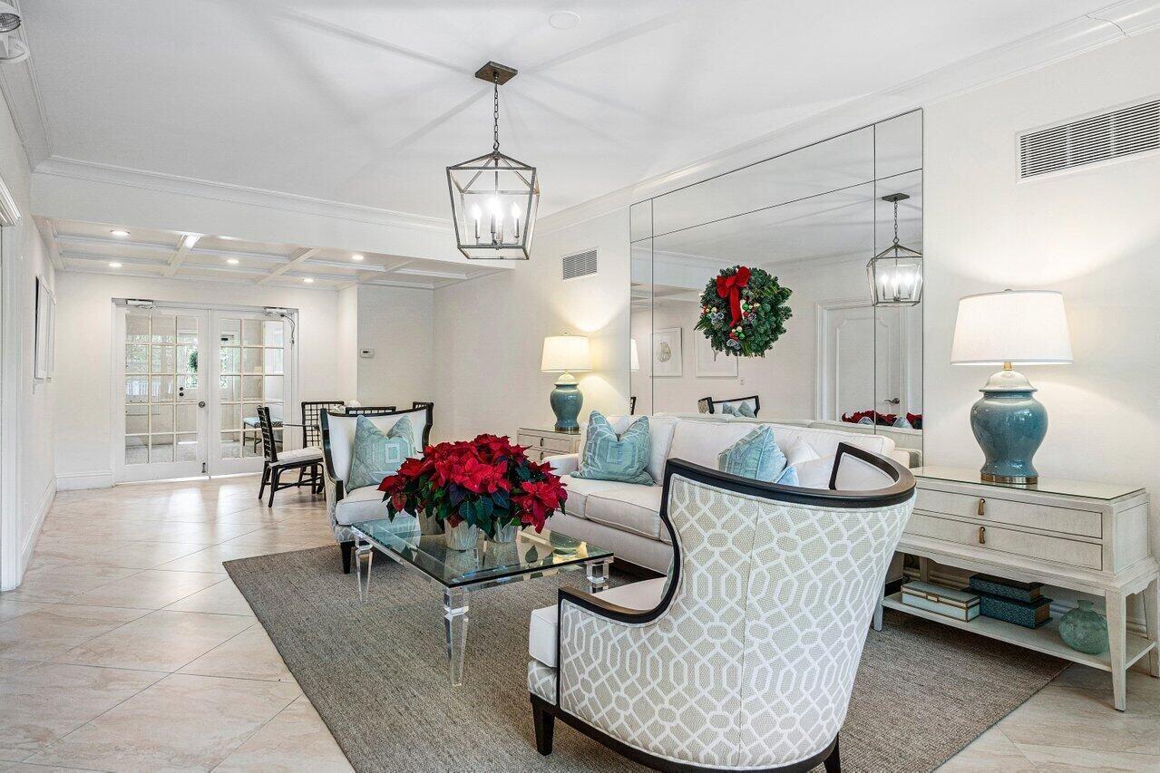127 Peruvian Avenue Unit: 301