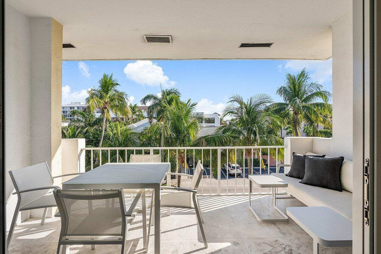 127 Peruvian Avenue Unit: 301