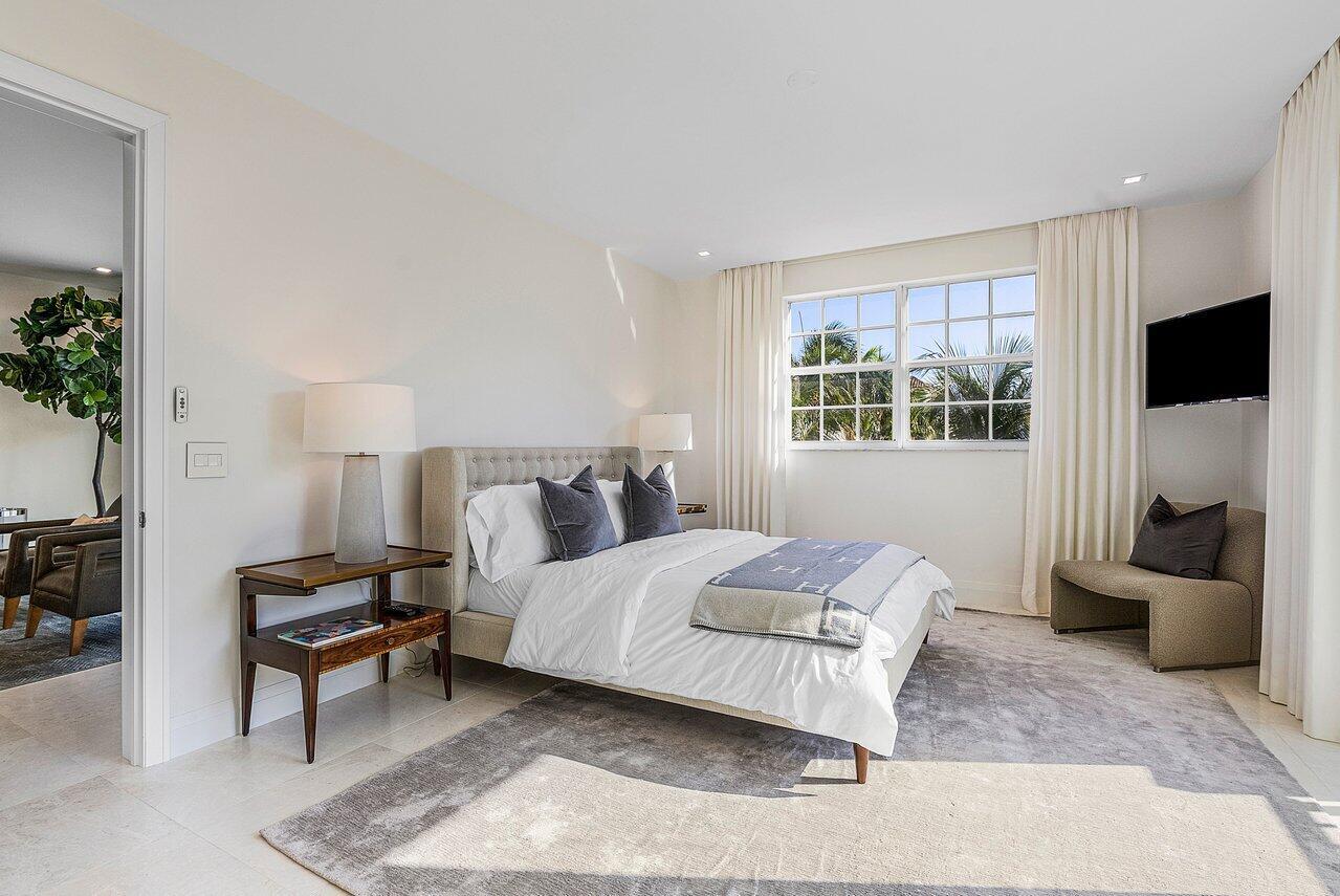 127 Peruvian Avenue Unit: 301