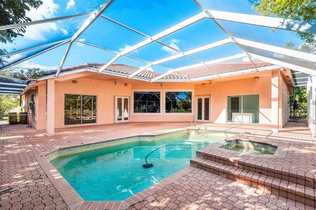 4817 Bucida Road