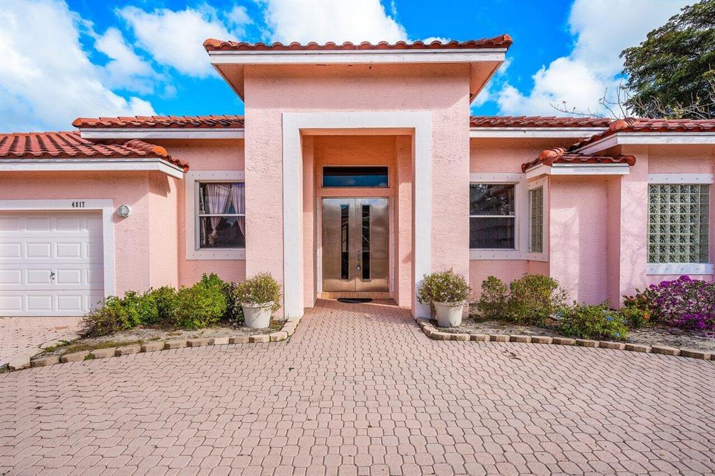 4817 Bucida Road