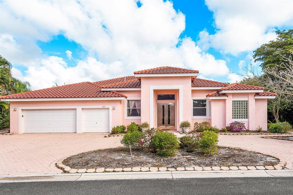 4817 Bucida Road