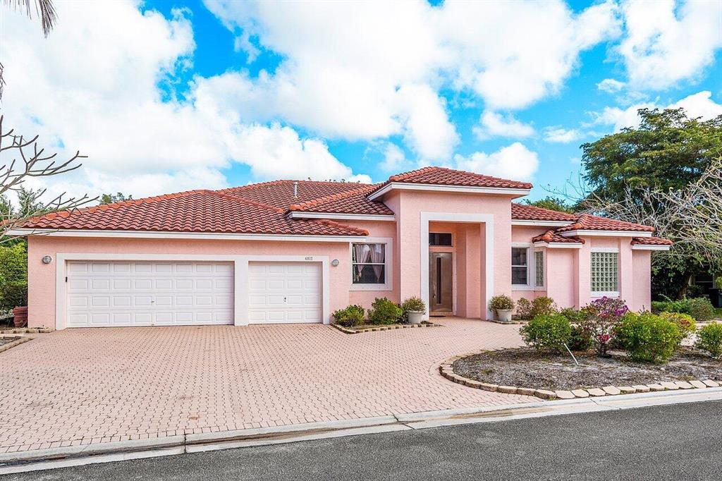 4817 Bucida Road