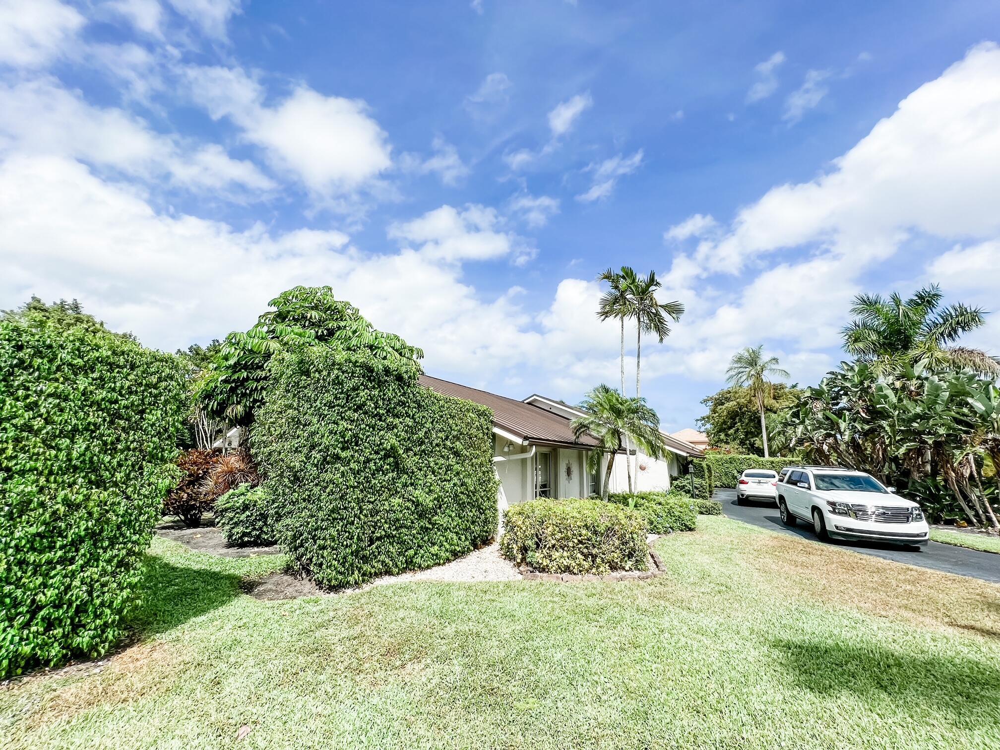 4563 Gleneagles Drive