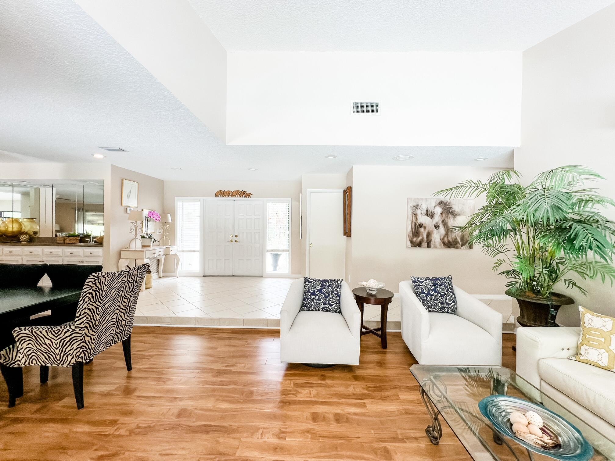 4563 Gleneagles Drive