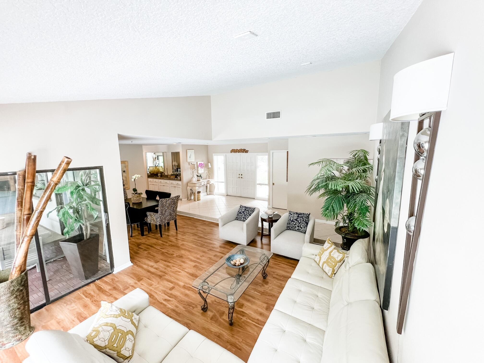 4563 Gleneagles Drive