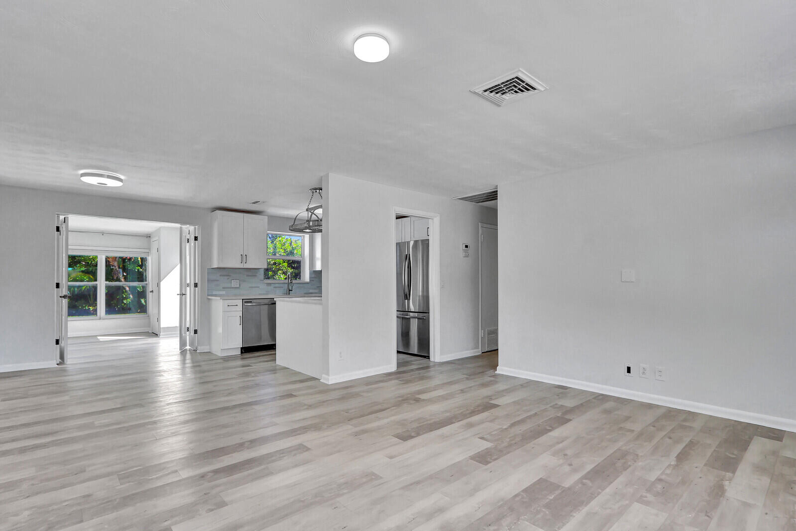 105 Beverly Road W