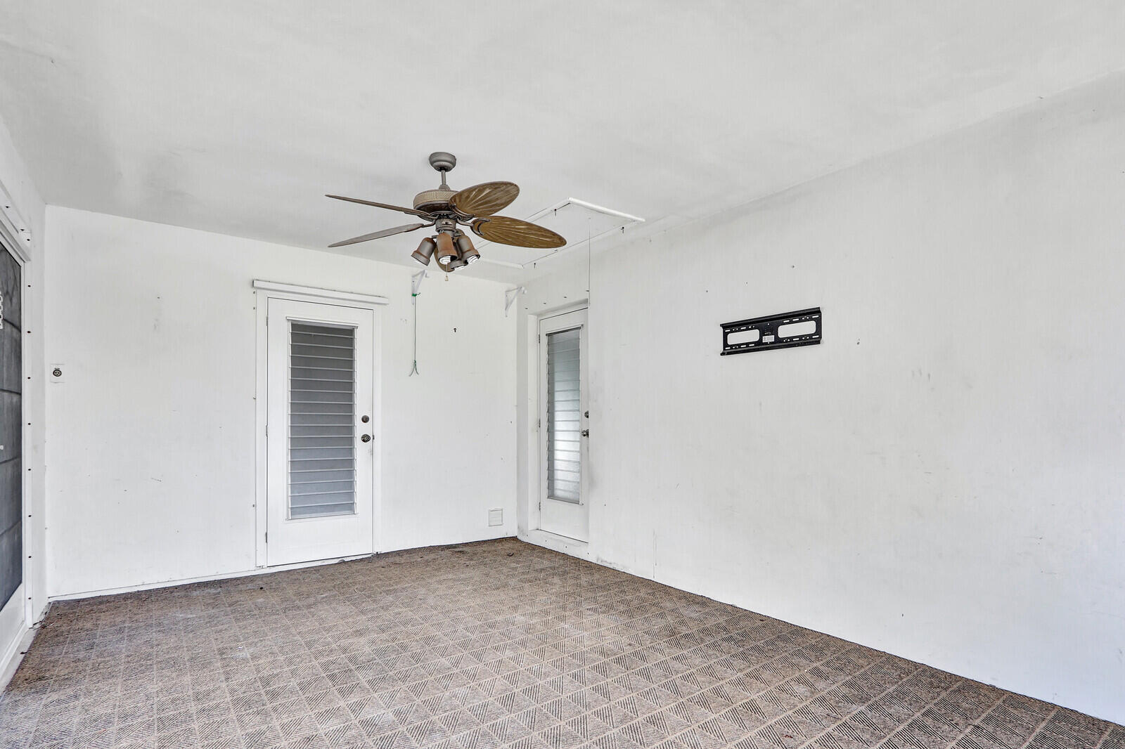 105 Beverly Road W