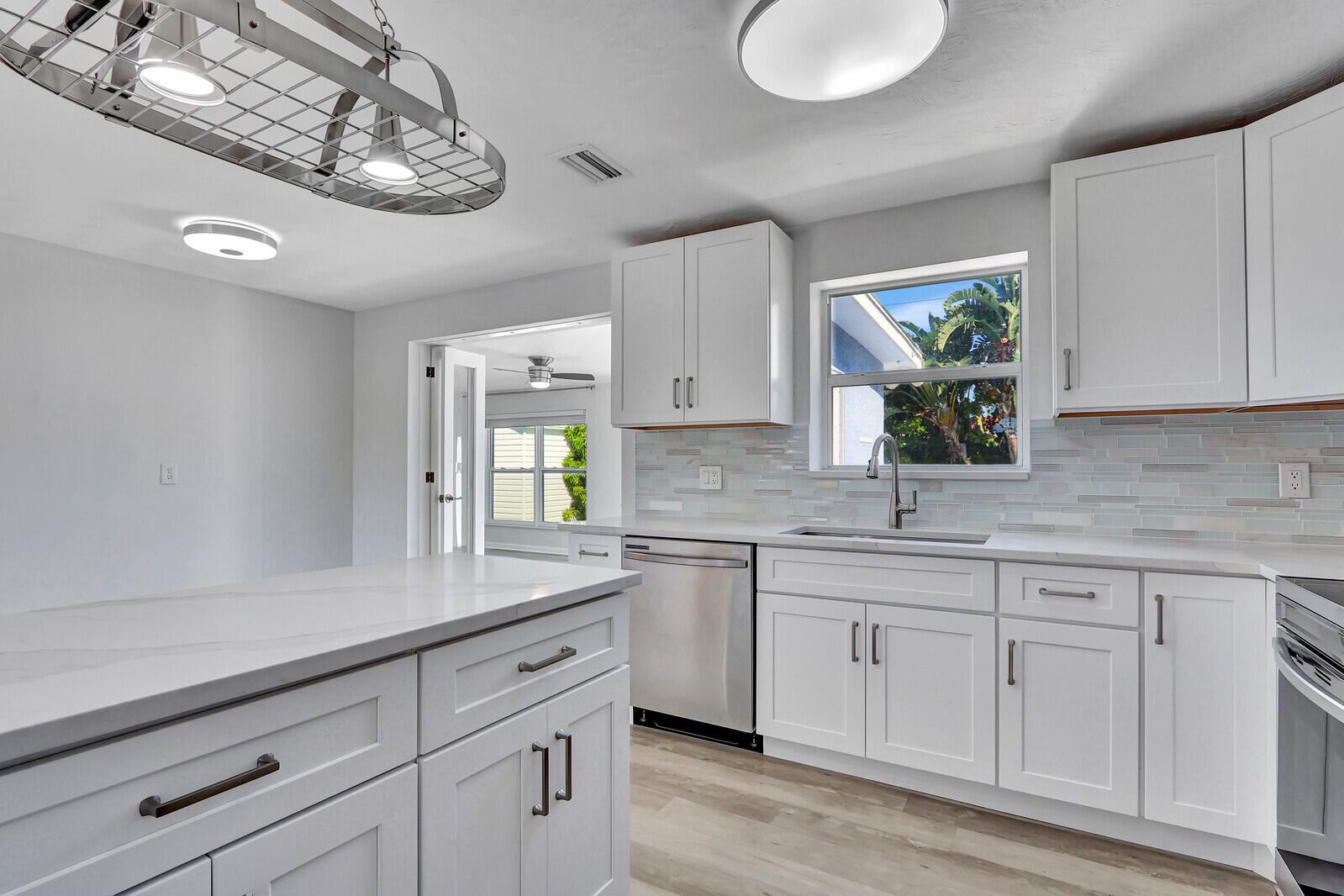 105 Beverly Road W