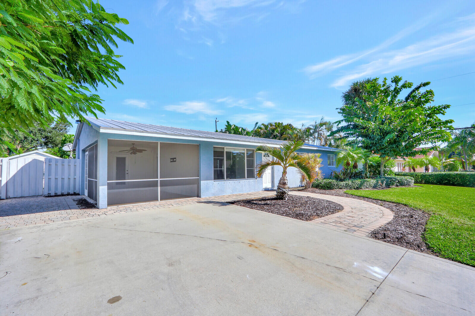 105 Beverly Road W