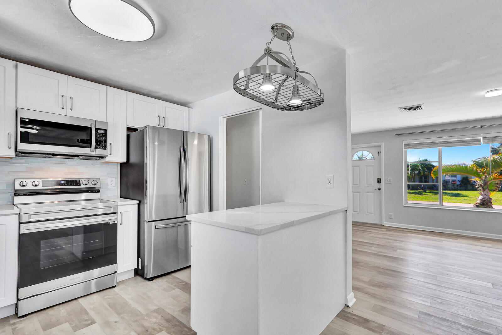 105 Beverly Road W