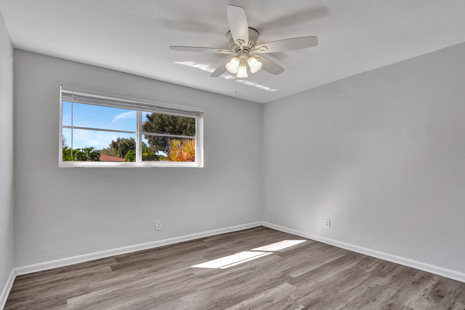 105 Beverly Road W