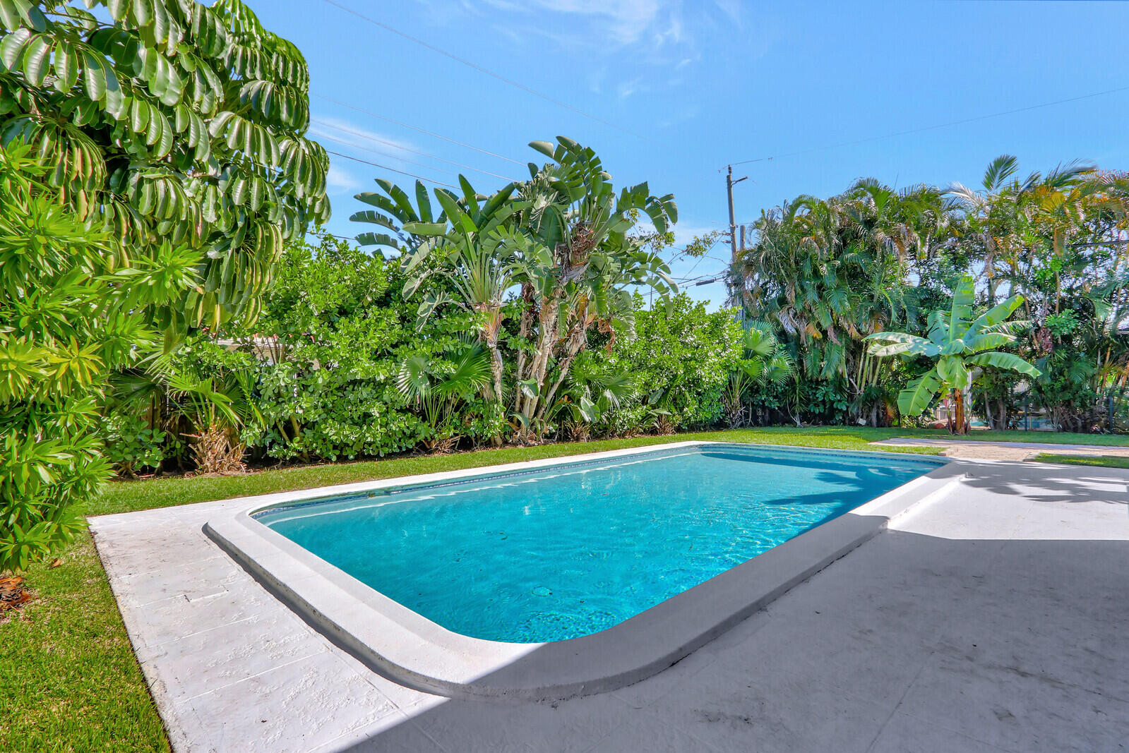105 Beverly Road W
