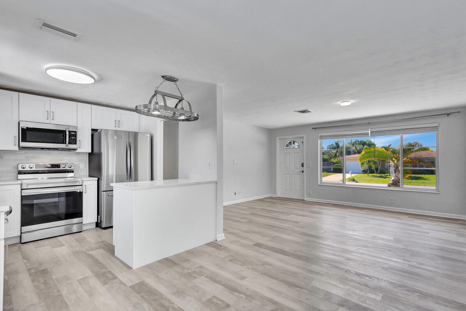 105 Beverly Road W