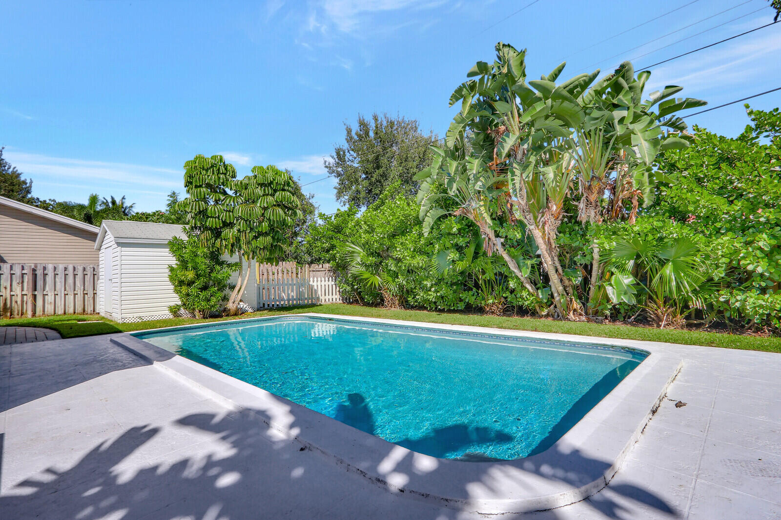 105 Beverly Road W