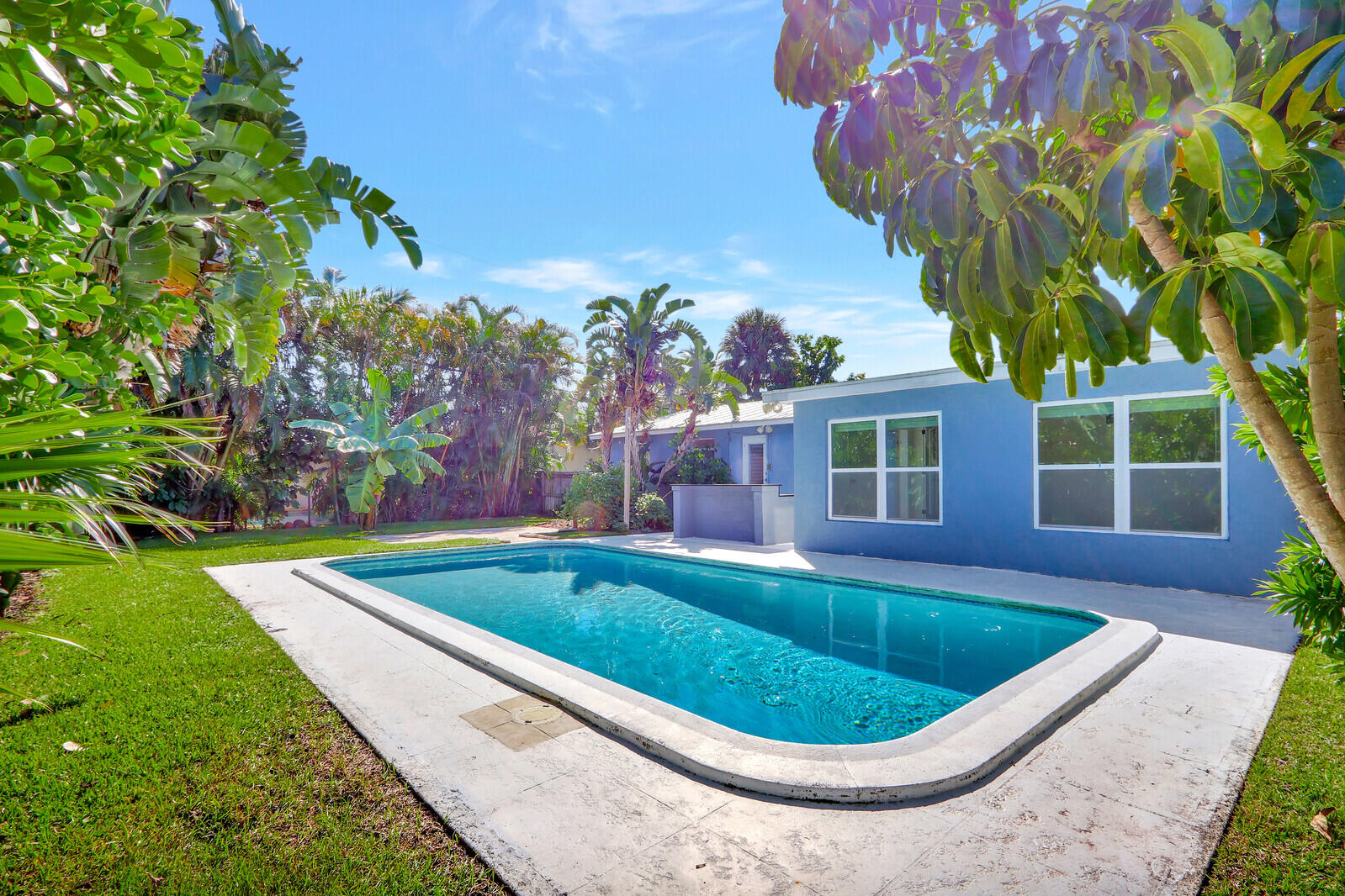105 Beverly Road W