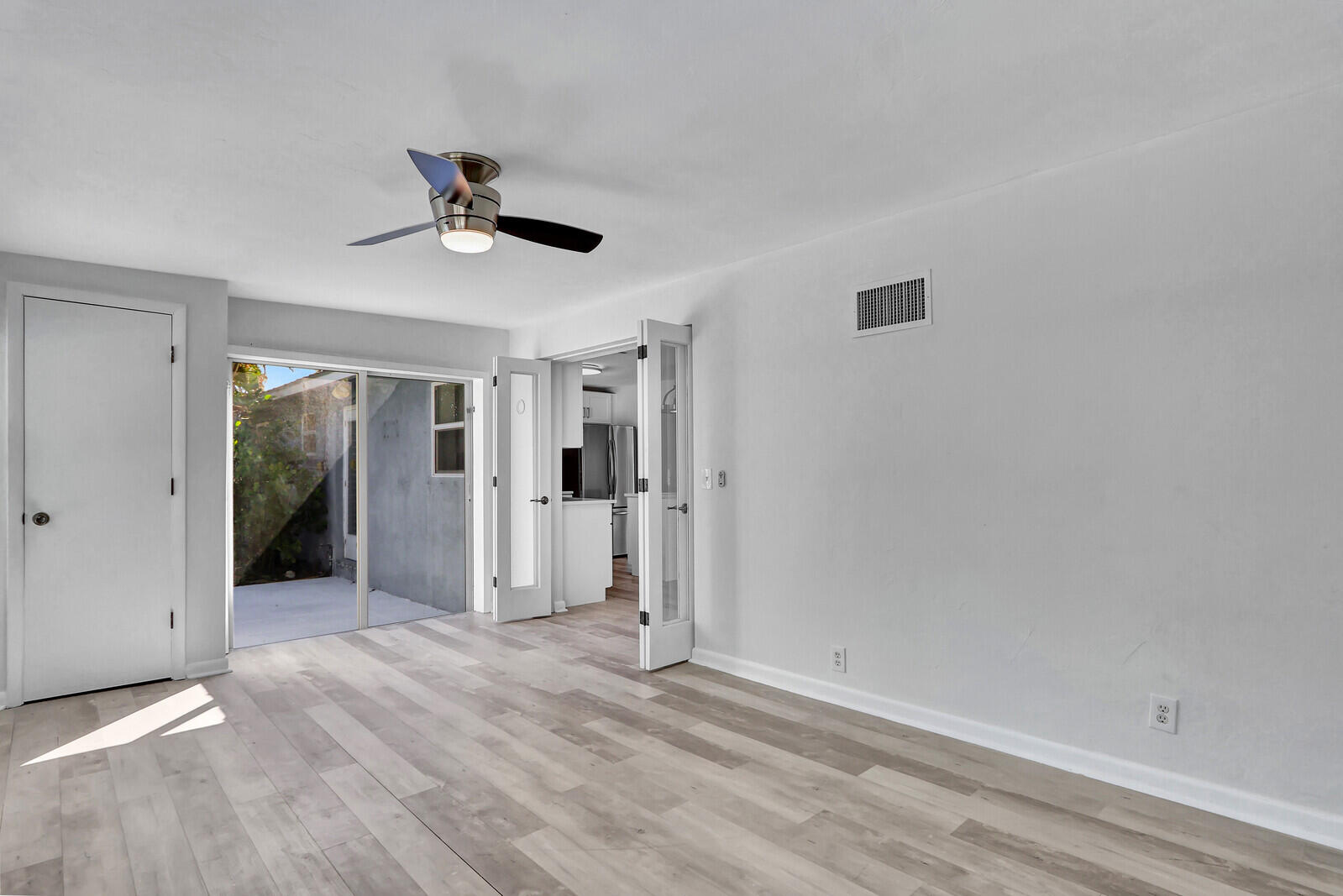 105 Beverly Road W