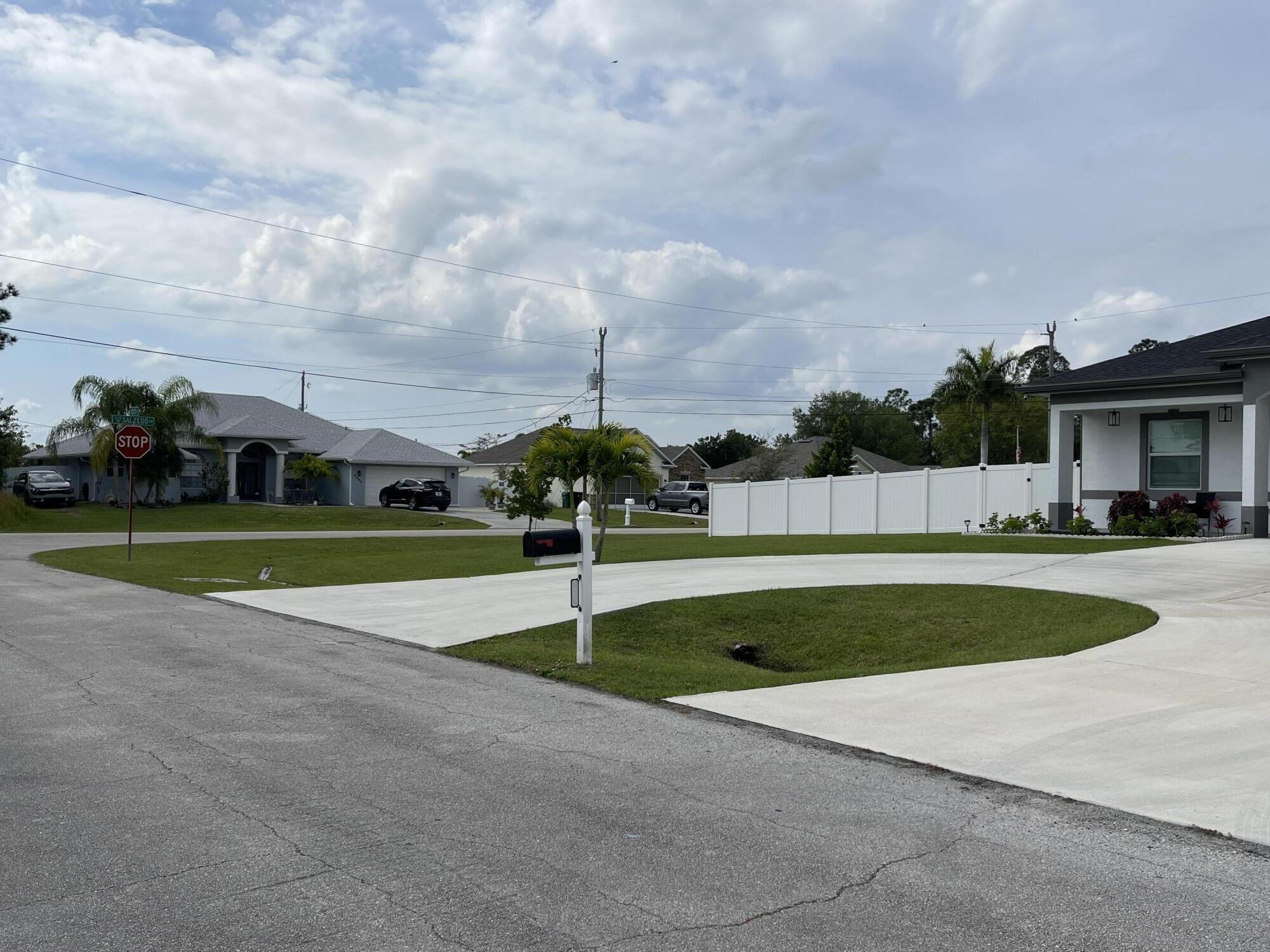 1692 SW Paddock Street, Port St. Lucie