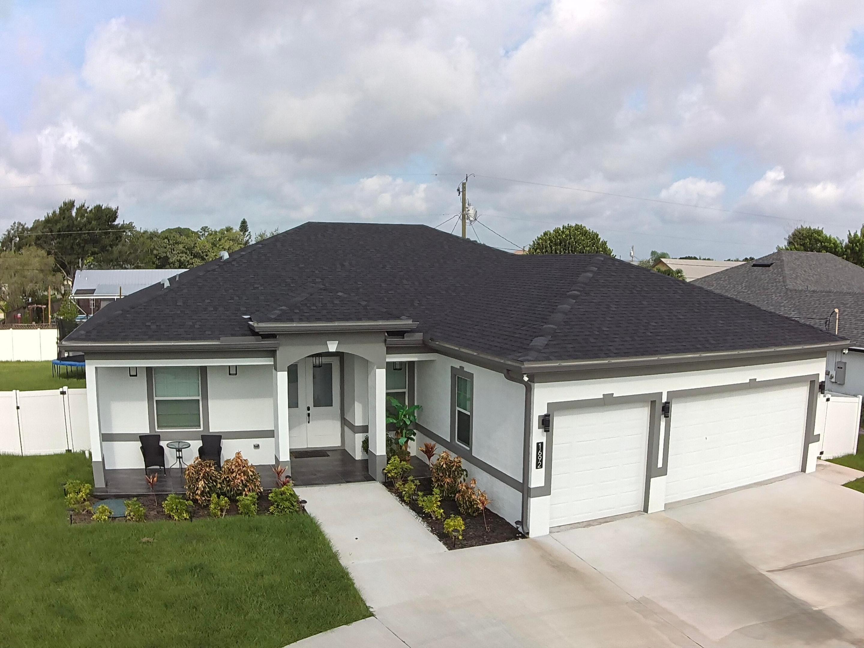 1692 SW Paddock Street, Port St. Lucie